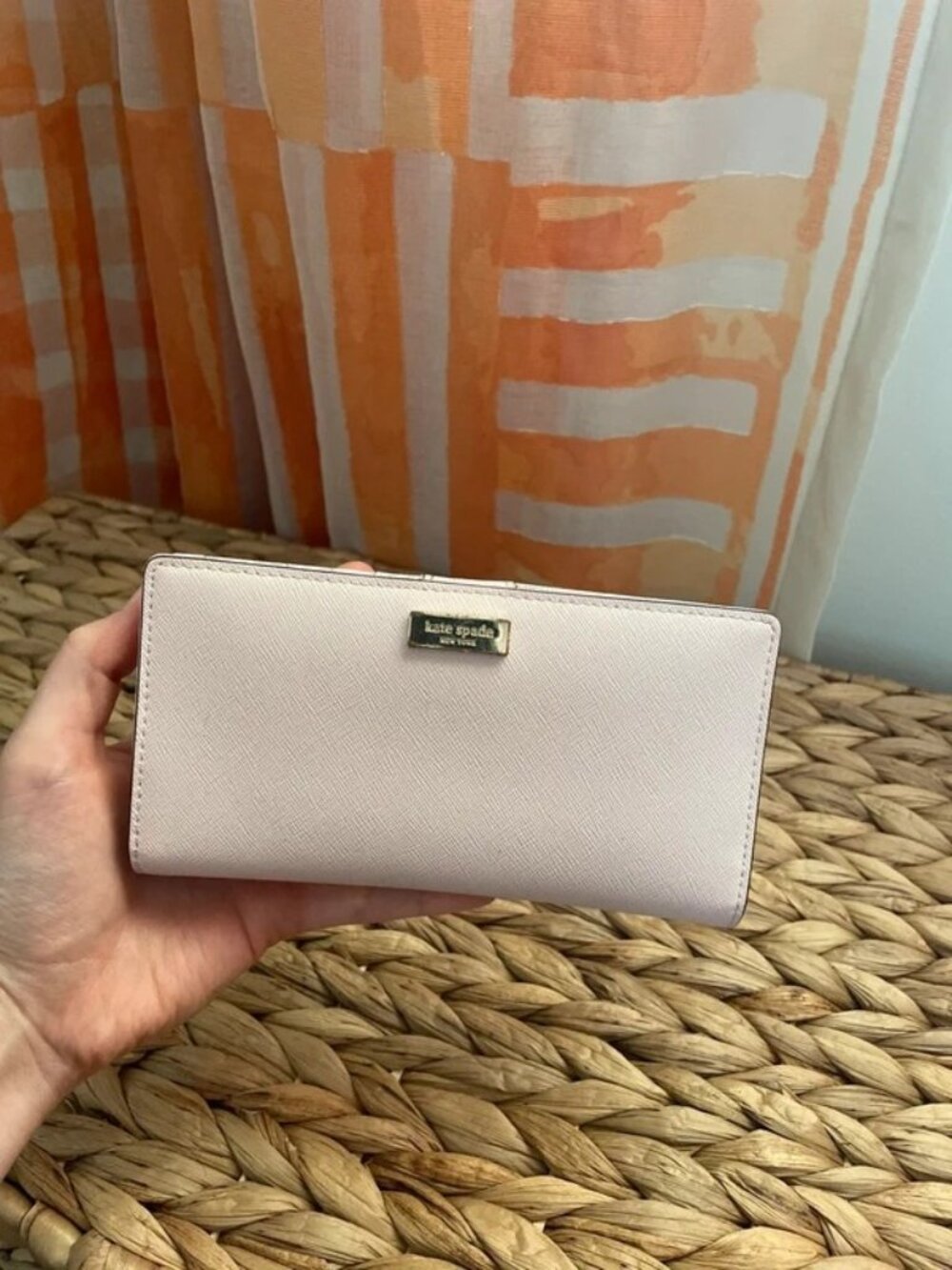 kate spade light pink saffiano continental wallet with gold logo